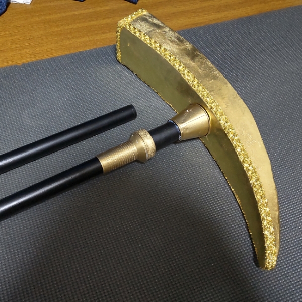 布貼りをしたツルハシ